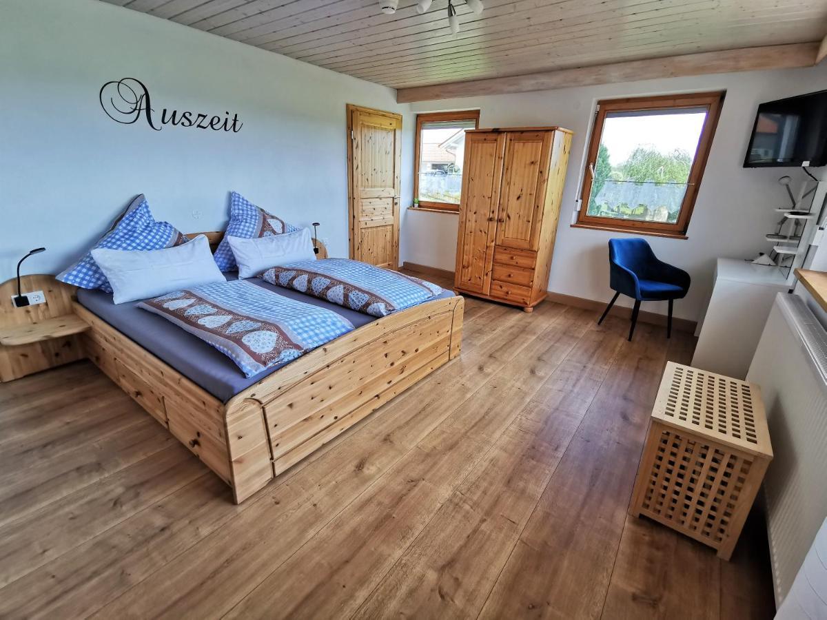 Apartment Auszeit Mit Kueche Viel Ruhe Und Natur Untrasried Экстерьер фото